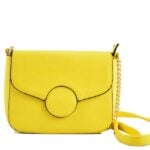 Riepilogo TL;DR: Estetica iconica del design: Michael Kors offre una gamma di borse, calzature e accessori di lusso noti per il loro fascino senza tempo, che unisce raffinatezza ed eleganza moderna. Artigianato di qualità: Ogni prodotto è realizzato con meticolosa attenzione ai dettagli, garantendo una durata nel tempo e uno stile che resiste alla prova del tempo. Versatilità per tutte le occasioni: Che tu abbia bisogno di una borsa chic per l'uso quotidiano o di calzature eleganti per un evento speciale, Michael Kors offre opzioni versatili che si adattano perfettamente a qualsiasi guardaroba. Shopping online esclusivo: Il marchio offre promozioni speciali solo online, consentendo di accedere alle migliori offerte senza uscire di casa. Servizi incentrati sul cliente: Approfitta di resi e cambi gratuiti, oltre a uno sconto del 10% sul tuo primo acquisto iscrivendoti agli aggiornamenti via email. [Visualizza tutti i servizi su Michael Kors]