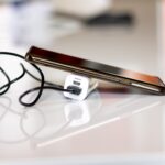 In einer technologiegetriebenen Welt ist ständige Stromversorgung kein Luxus mehr, sondern eine Notwendigkeit. Von Smartphones und Smartwatches bis hin zu kabellosen Ohrhörern der moderne Lebensstil verlangt nach effizienten, zuverlässigen und nahtlosen Ladelösungen. ESR stellt sich dieser Herausforderung mit seinem fortschrittlichen, MagSafe-kompatiblen Ökosystem, in dem Leistung auf Präzision trifft und so das Laden und Verbinden neu definiert.