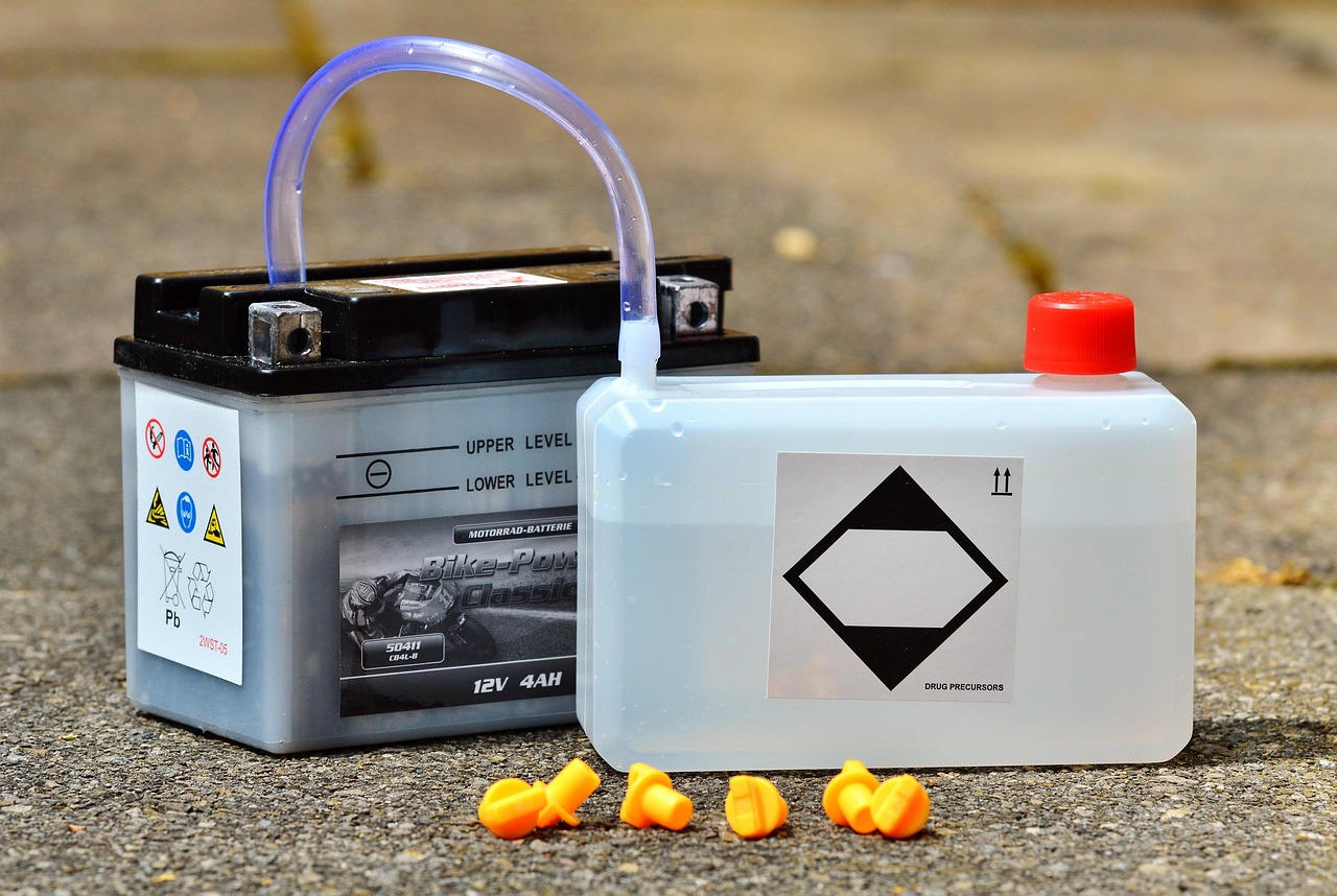 For anyone who has relied on traditional lead acid batteries during a long road trip or an off grid cabin stay, the frustration is familiar. Power fades faster than expected. Charging takes longer than it should. Weight becomes a burden rather than a benefit. Redodo positions itself as a practical alternative, offering lithium iron phosphate technology built for RV owners, marine explorers, van lifers, and solar enthusiasts who expect consistent performance. This review takes a closer look at how the brand delivers reliable off grid energy storage without overcomplicating the experience.