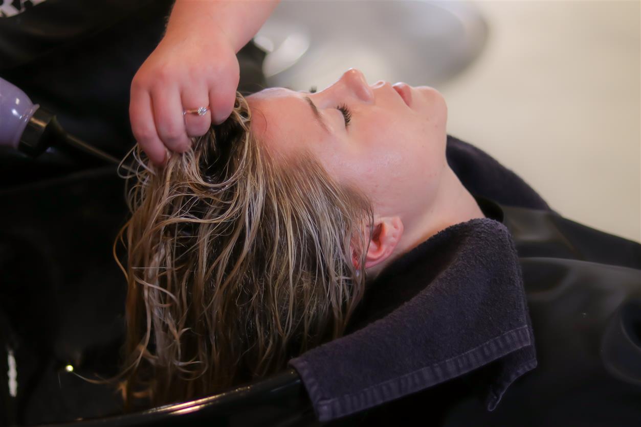 REHAB. Your Hair is an innovative beauty brand redefining the way we approach hair and body care. With a focus on performance, sustainability, and modern self-care rituals, the brand combines advanced technology with everyday convenience to deliver visible results.