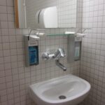 In modernen Haushalten ist das Badezimmer längst nicht mehr nur ein funktionaler Raum es hat sich zu einer persönlichen Oase entwickelt, einem Ort zum Entspannen, Auftanken und zum Nachdenken über den eigenen Lebensstil. Saniweb versteht diesen Wandel und definiert das Badezimmererlebnis neu, indem es modernes Design, intelligente Funktionalität und Komfort für den Alltag vereint.
